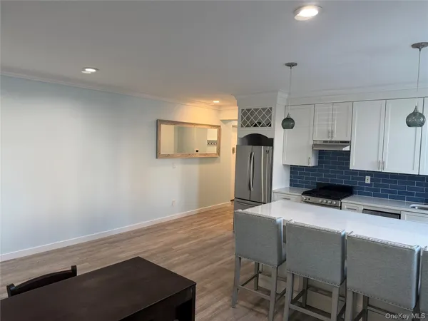 $3,200 | 25 West Broadway, Unit 104, Long Beach, NY 11561