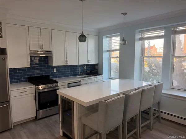 $3,200 | 25 West Broadway, Unit 104, Long Beach, NY 11561