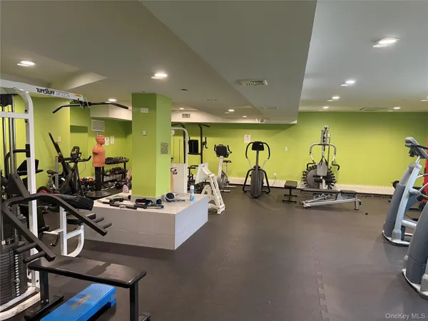 $3,200 | 25 West Broadway, Unit 104, Long Beach, NY 11561