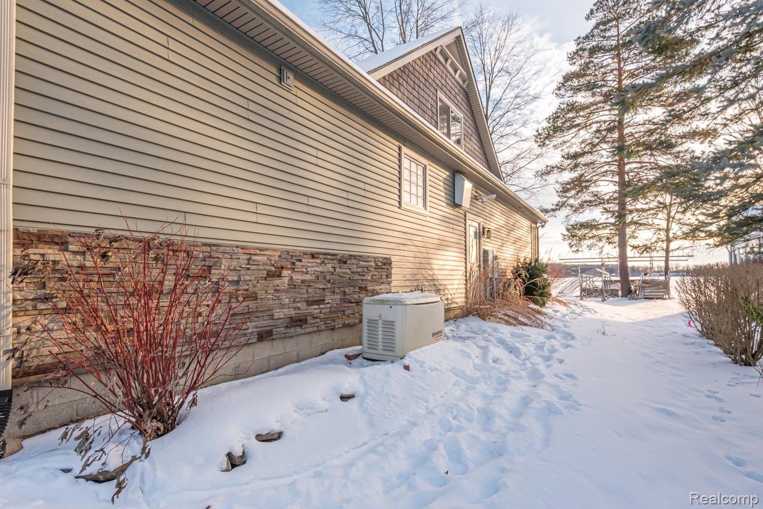 10226 Buhl Road Pinckney, MI 48169 - Photo 65 of 71 D75_6413.jpg