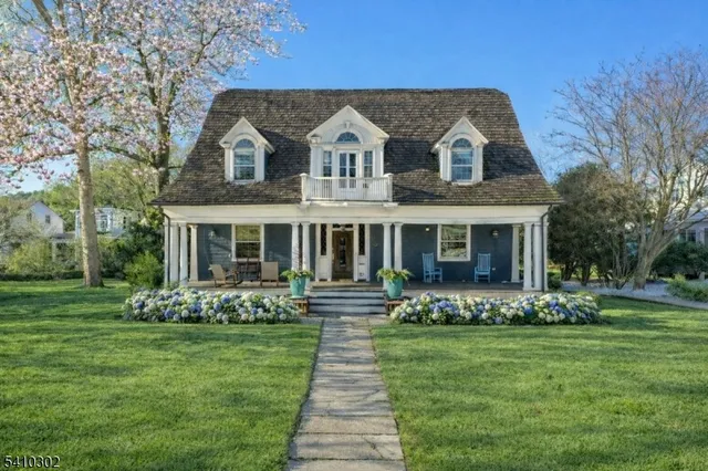 $3,200,000 | 23 Stoneleigh Park, Westfield, NJ 07090
