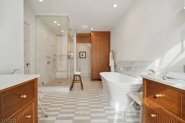 $3,200,000 | 23 Stoneleigh Park, Westfield, NJ 07090