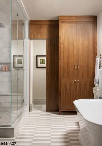 $3,200,000 | 23 Stoneleigh Park, Westfield, NJ 07090