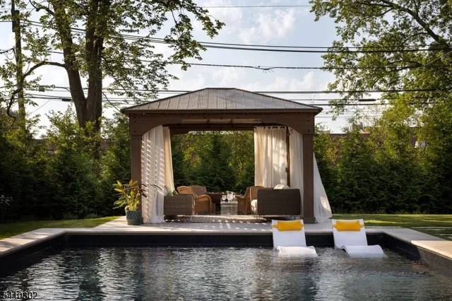 $3,200,000 | 23 Stoneleigh Park, Westfield, NJ 07090