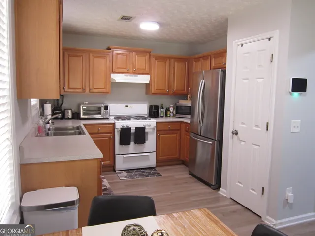 $399,500 | 5581 Ashmoore Court, Flowery Branch, GA 30542