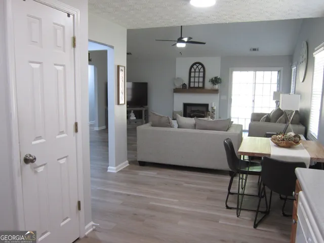 $399,500 | 5581 Ashmoore Court, Flowery Branch, GA 30542