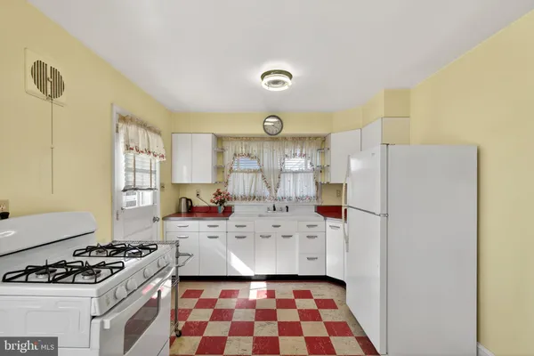 $379,900 | 504 Tyrone Avenue, Wilmington, DE 19804