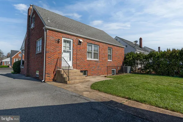 $379,900 | 504 Tyrone Avenue, Wilmington, DE 19804