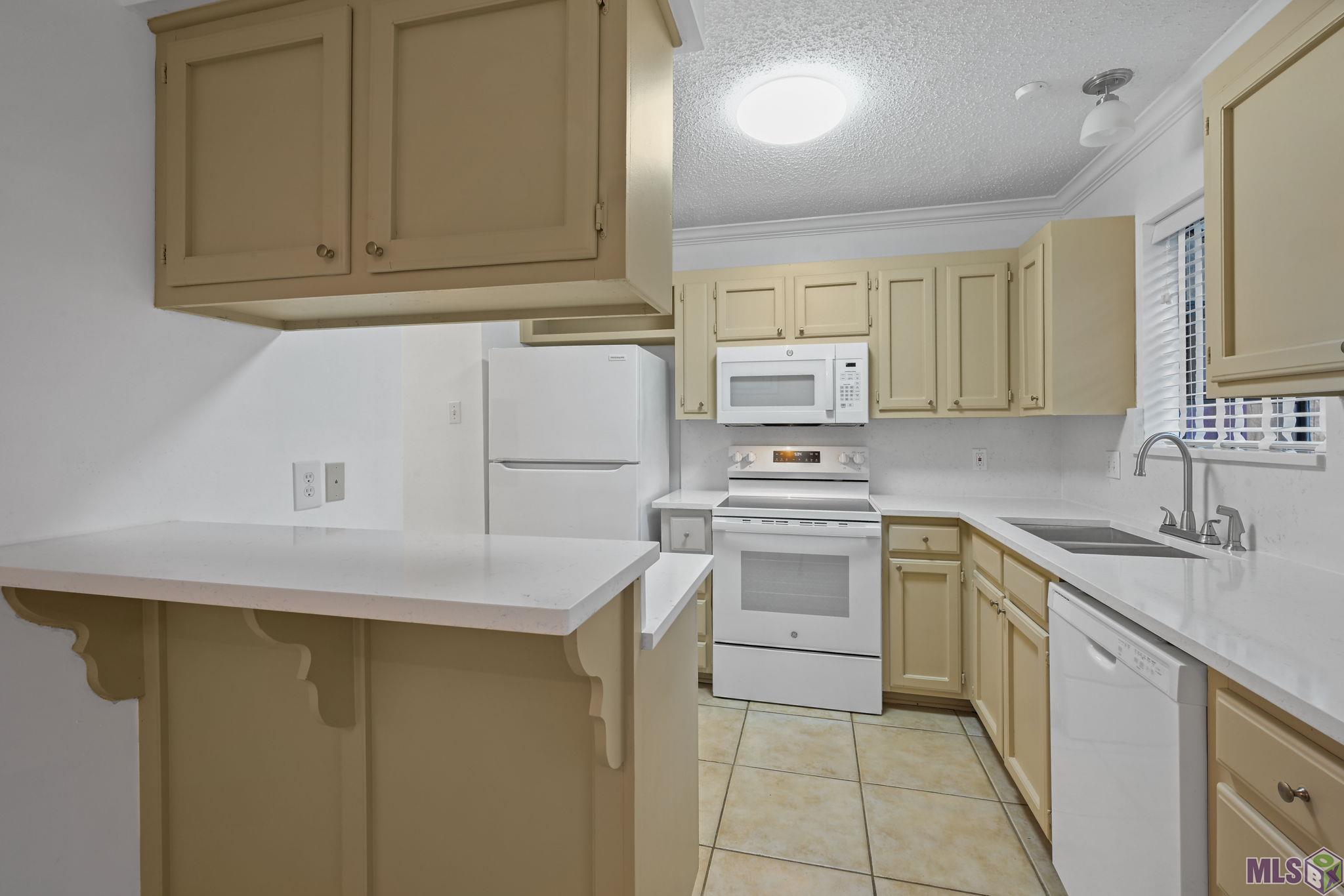 954 Ridgepoint Court, Unit 15D Baton Rouge, LA 70810 - Photo 6 of 15