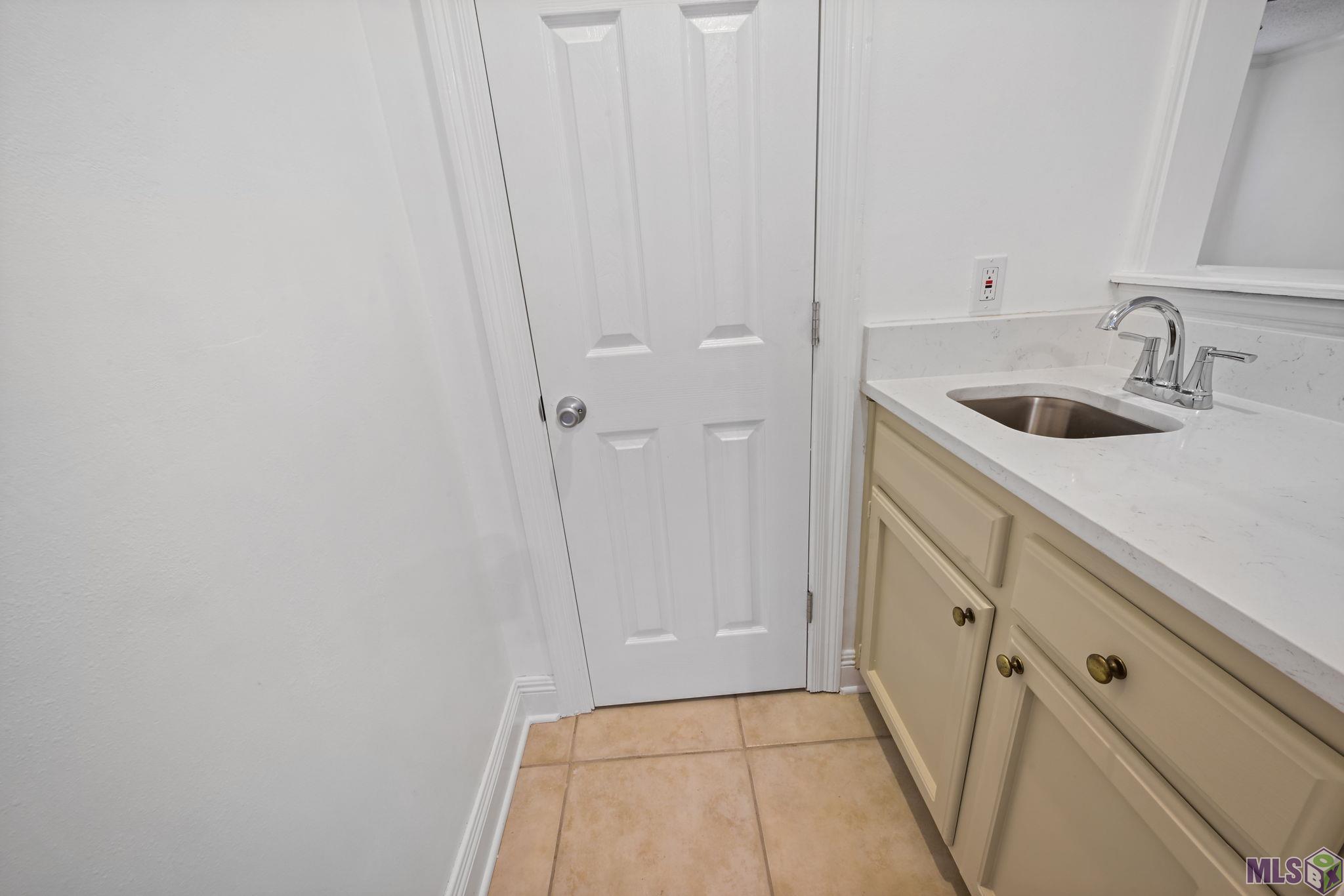 954 Ridgepoint Court, Unit 15D Baton Rouge, LA 70810 - Photo 10 of 15