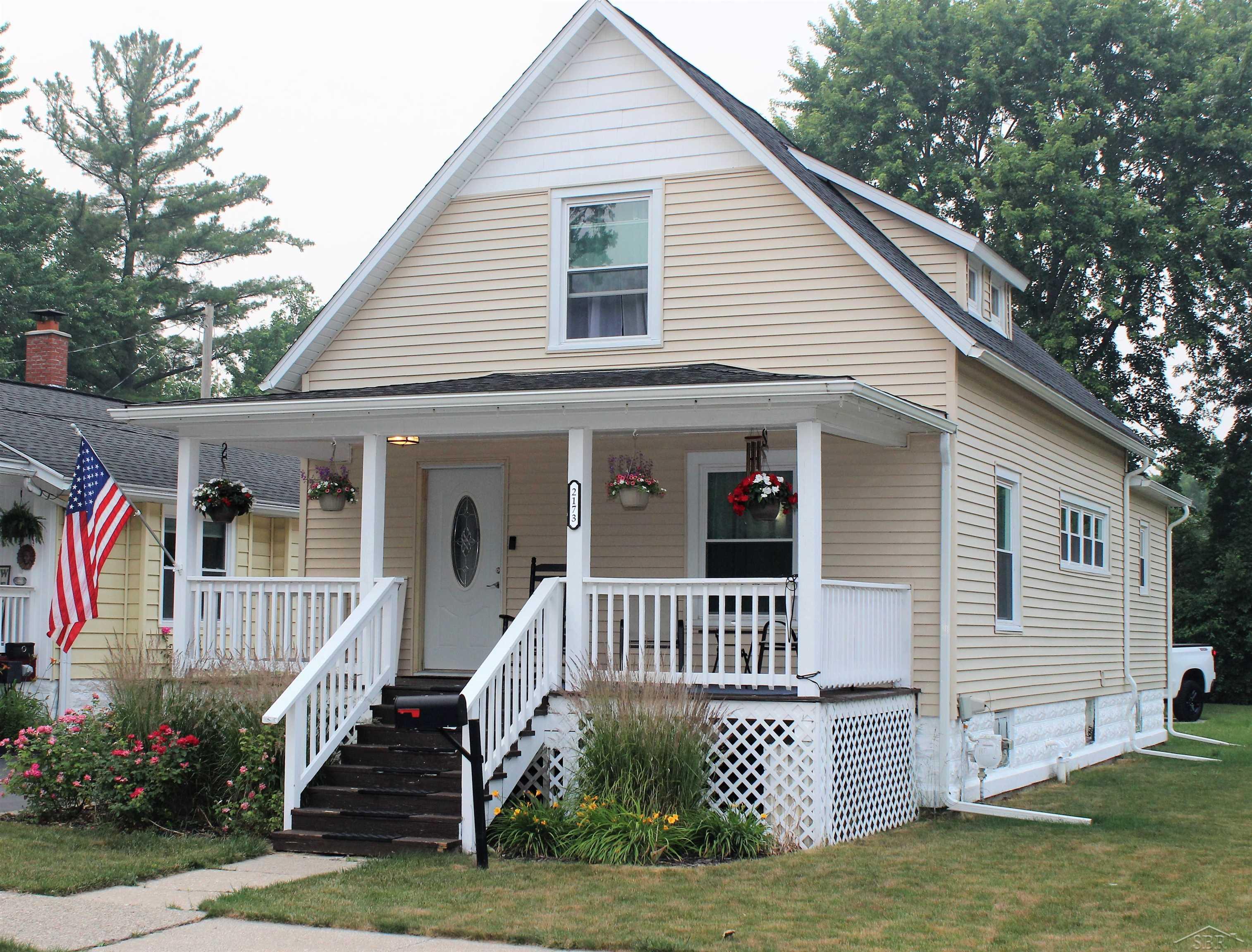 2173 2nd Street Bay City, MI 48708 - Photo 3 of 40 50114035-2.JPG