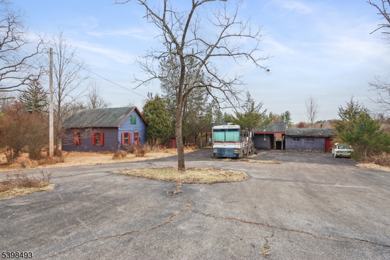 11 Springtown Road Whitehouse Station, NJ 08889 - Photo 8 of 13