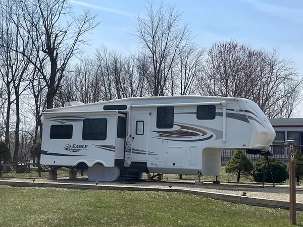 $44,000 | 28-94 Woodhaven Lakes, Sublette, IL 61367