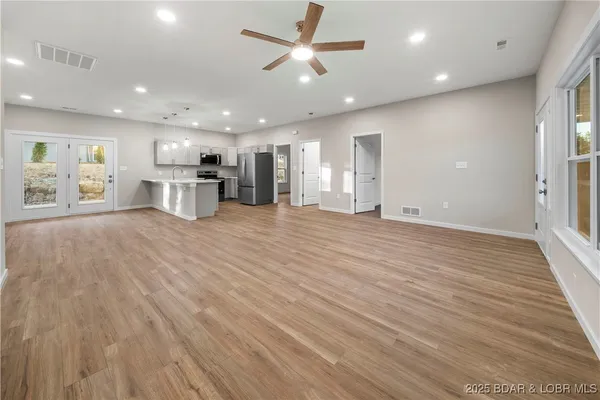 $329,000 | 4 Kathleen Court, Kaiser, MO 65047