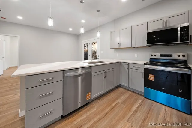 $329,000 | 4 Kathleen Court, Kaiser, MO 65047