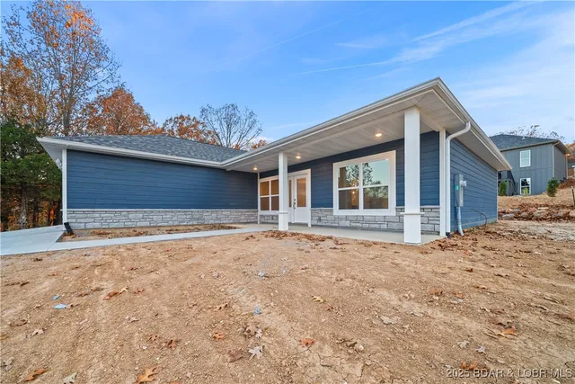 $329,000 | 4 Kathleen Court, Kaiser, MO 65047