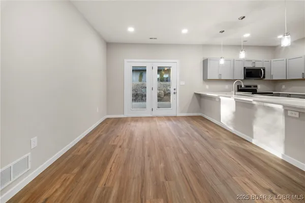 $329,000 | 4 Kathleen Court, Kaiser, MO 65047