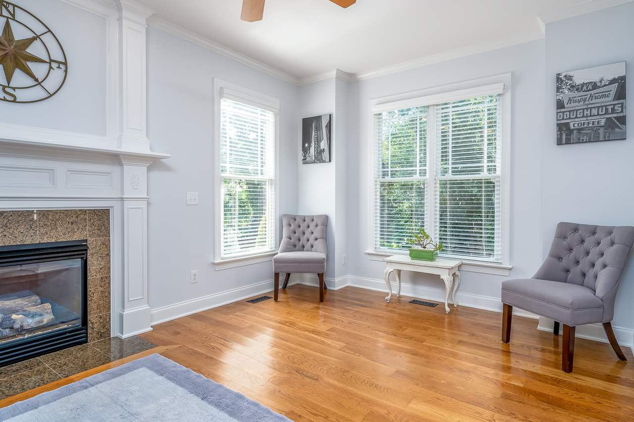 535 Pace Street Raleigh, NC 27604 - Photo 5 of 25 Living Room