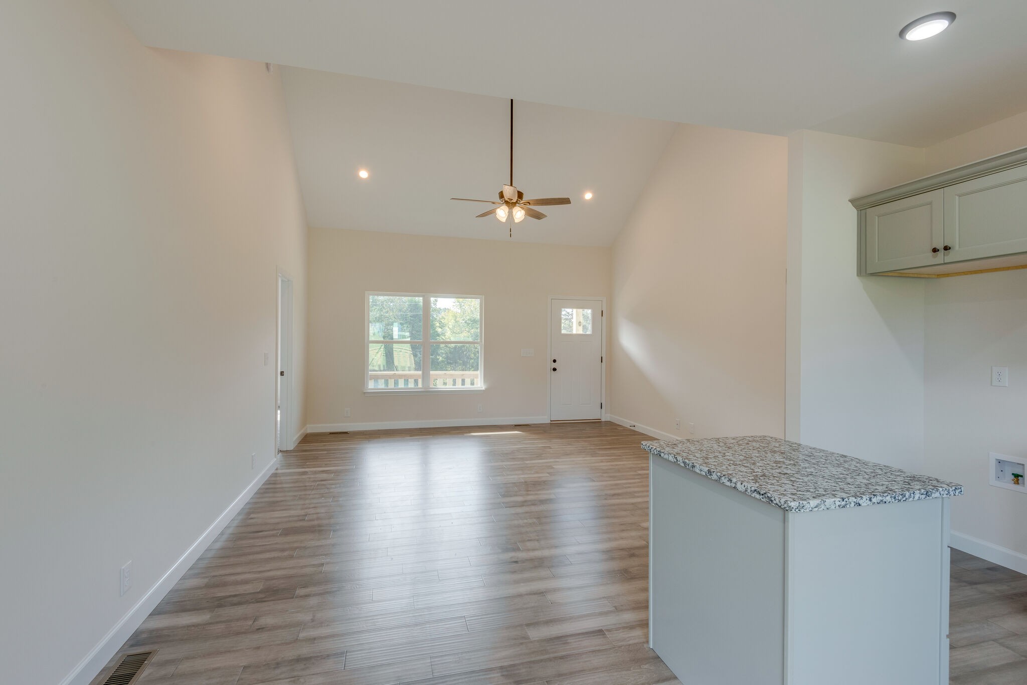 861 Hafner Road Charlotte, TN 37036 - Photo 8 of 26 Gallery Image 8