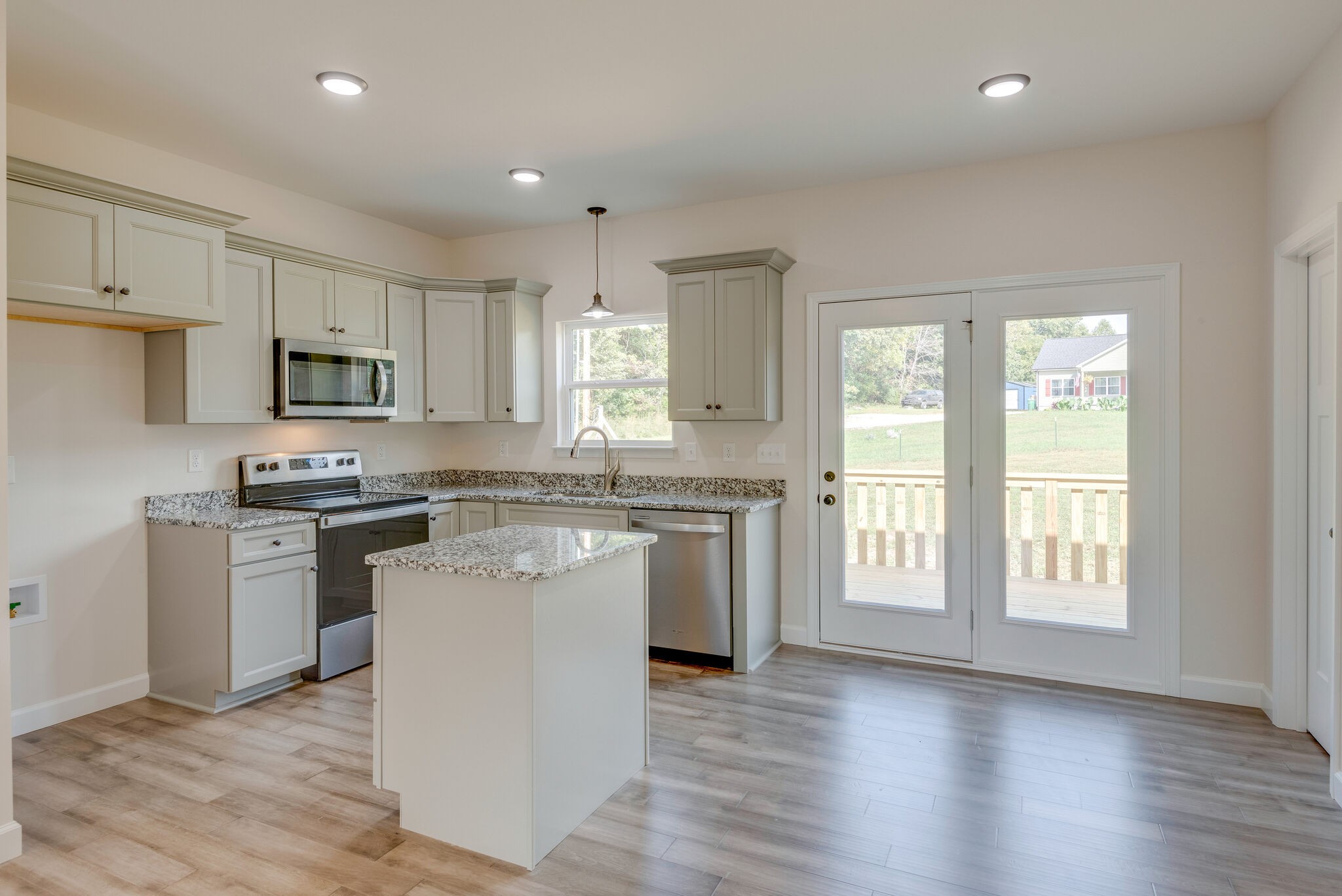 861 Hafner Road Charlotte, TN 37036 - Photo 9 of 26 Gallery Image 9
