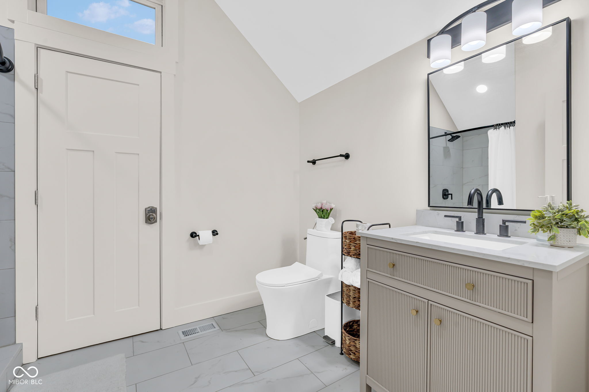 1502 Bates Street Indianapolis, IN 46201 - Photo 26 of 40