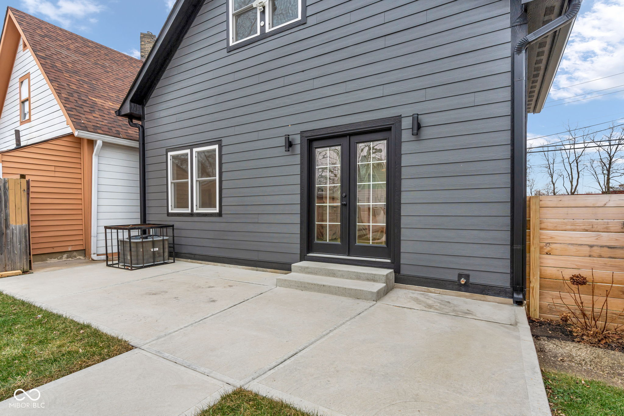 1502 Bates Street Indianapolis, IN 46201 - Photo 30 of 39
