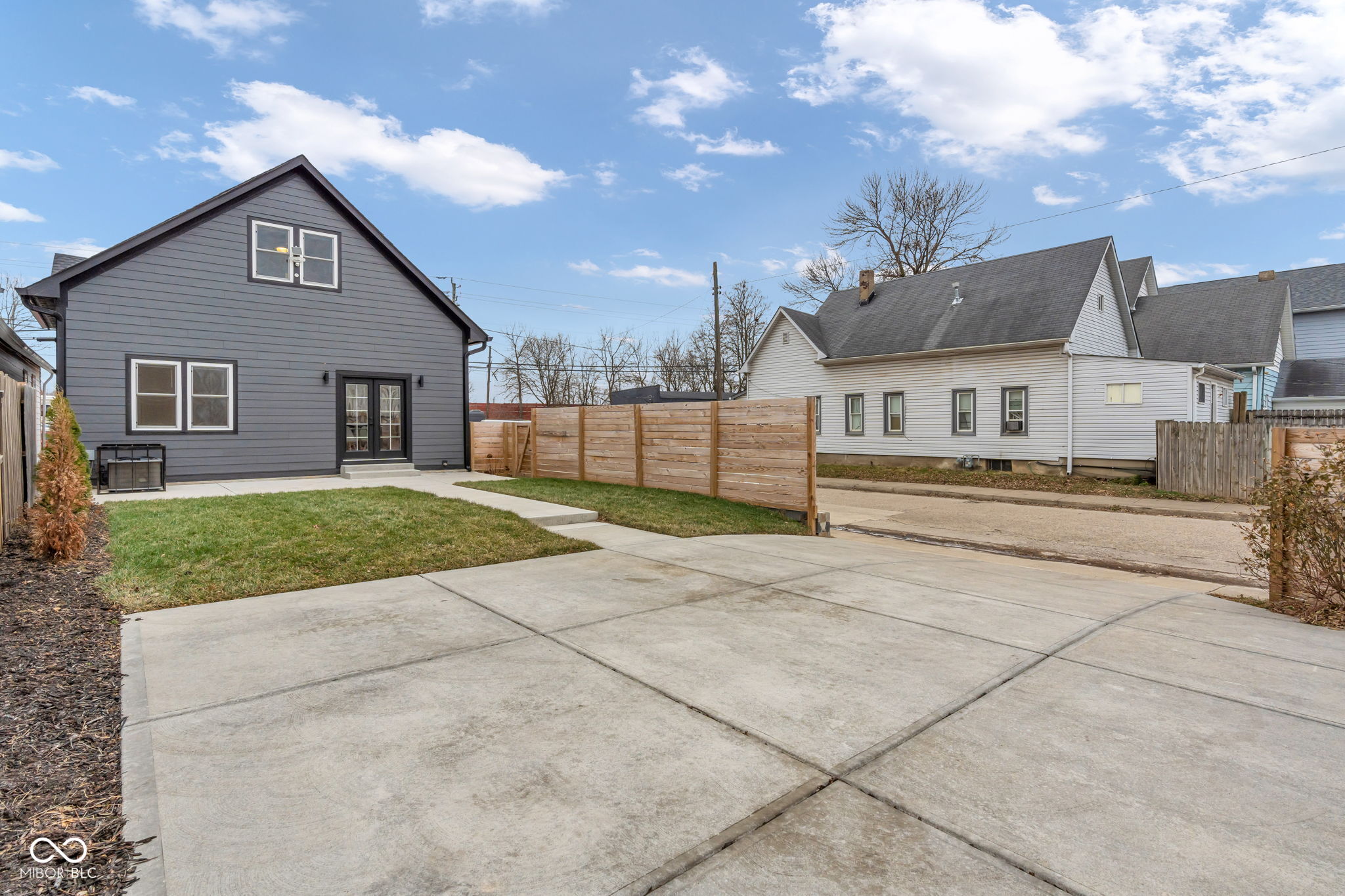 1502 Bates Street Indianapolis, IN 46201 - Photo 32 of 39