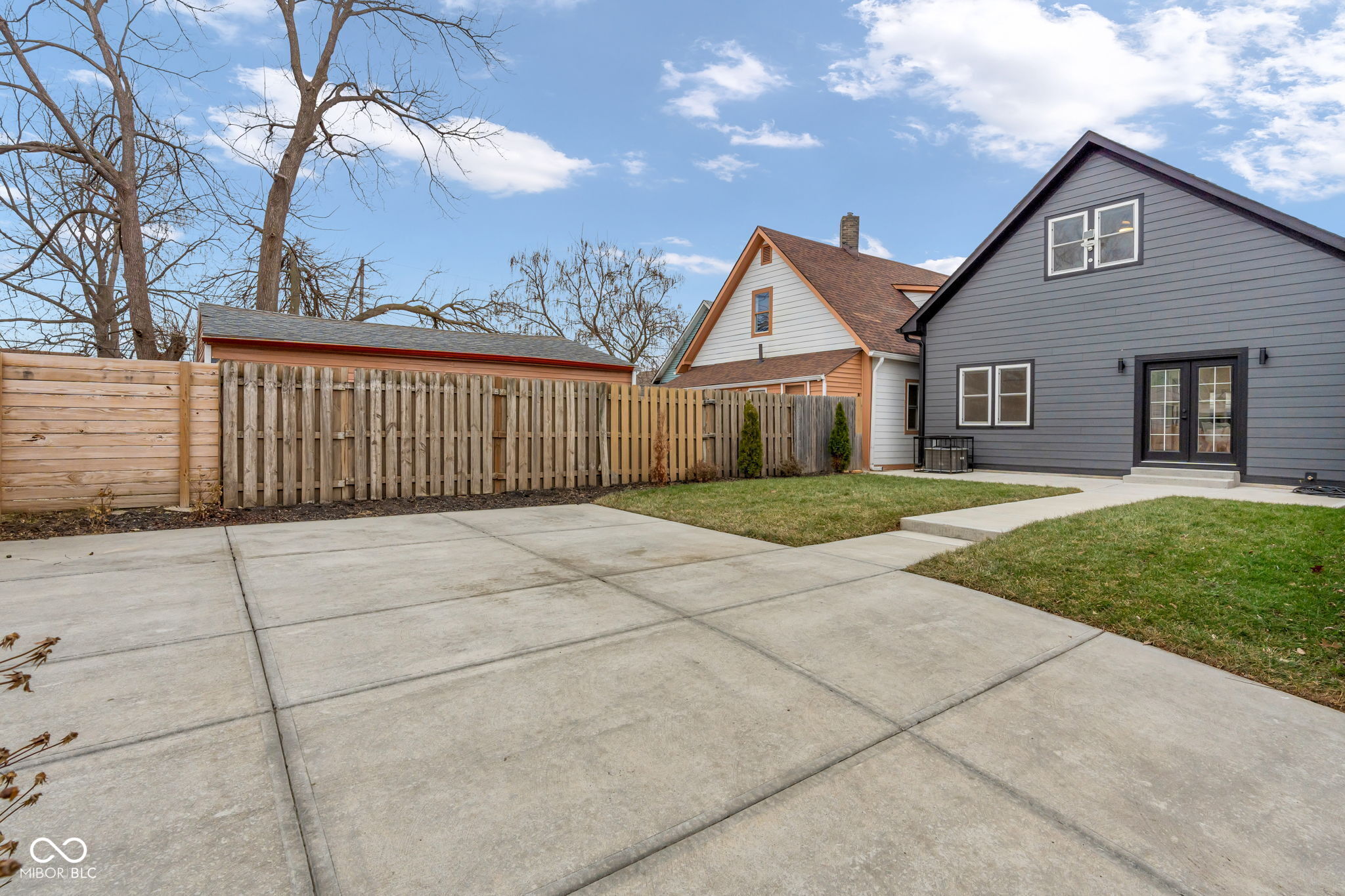 1502 Bates Street Indianapolis, IN 46201 - Photo 4 of 40