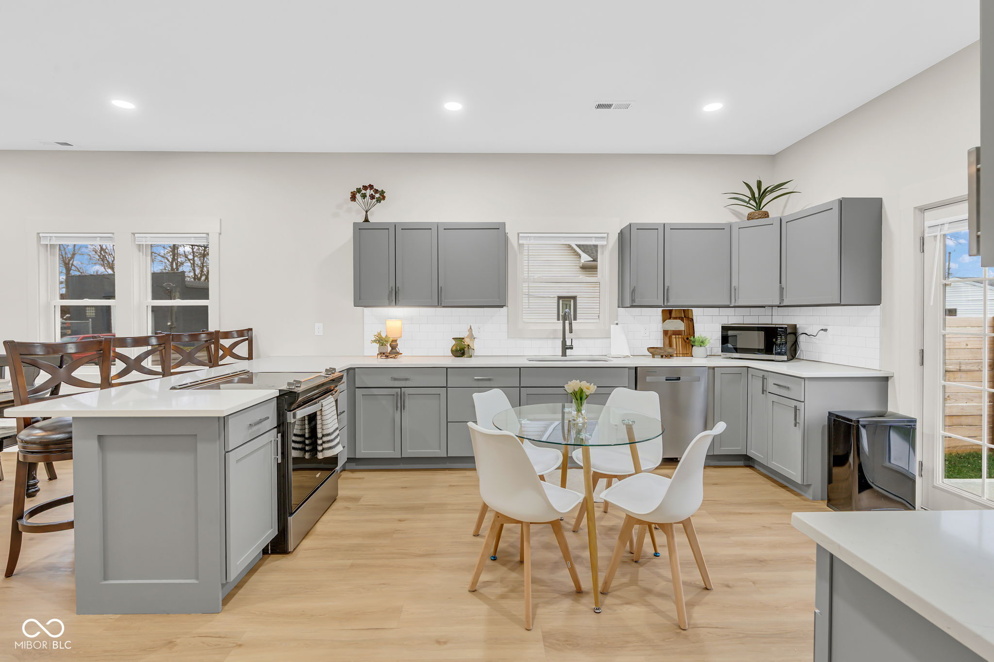 1502 Bates Street Indianapolis, IN 46201 - Photo 9 of 40