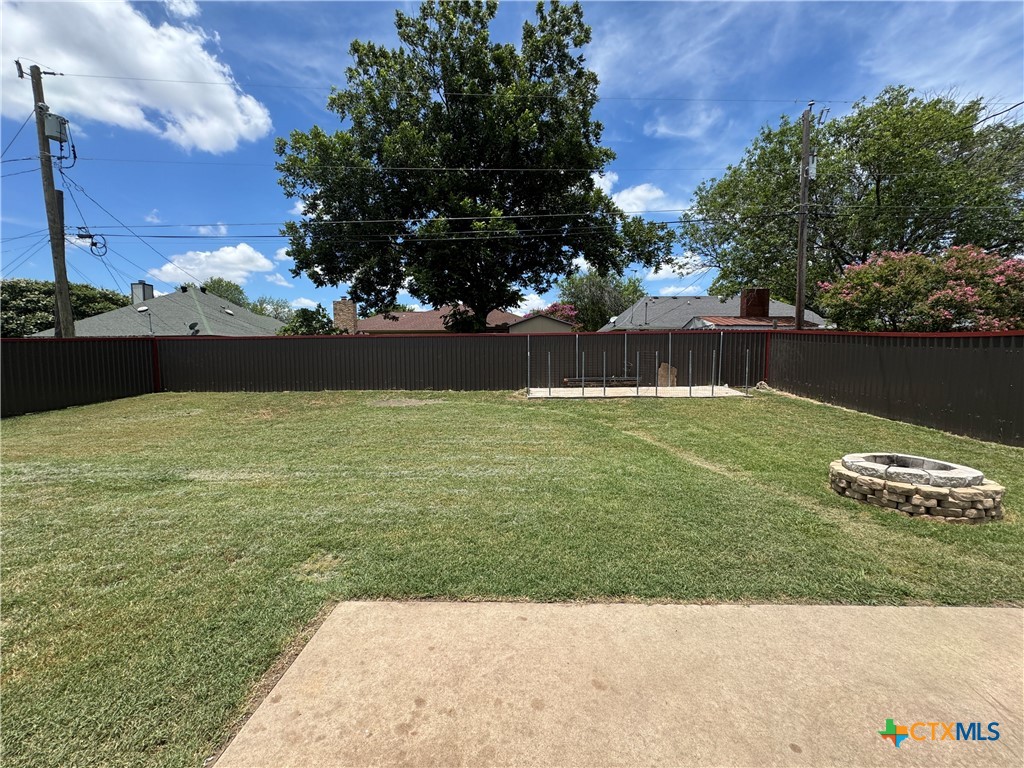 1817 Dusk Drive Killeen, TX 76543 - Photo 6 of 23 a view of a lake view