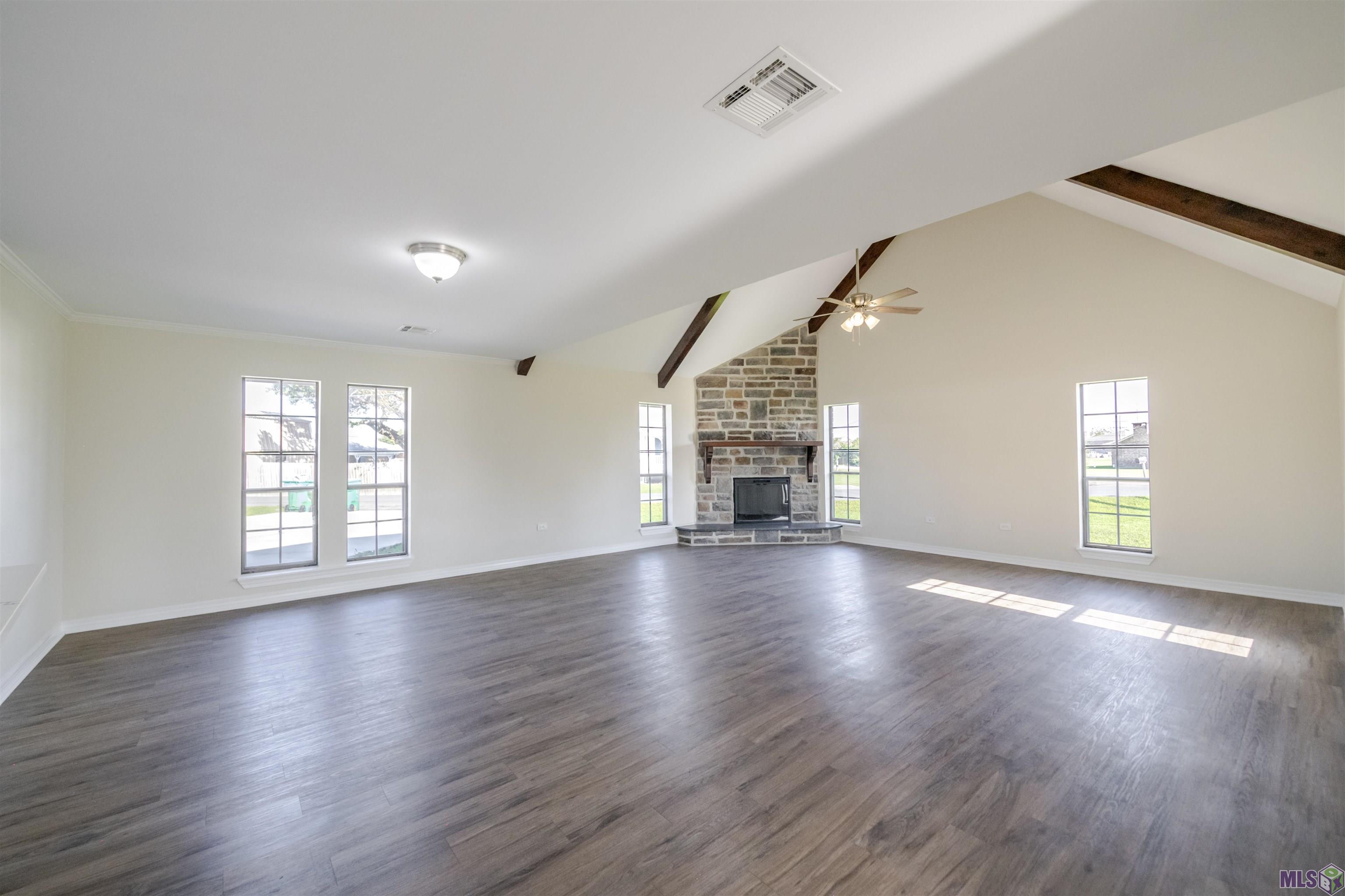 277 East 89th Street Cut Off, LA 70345 - Photo 3 of 29 Living Area