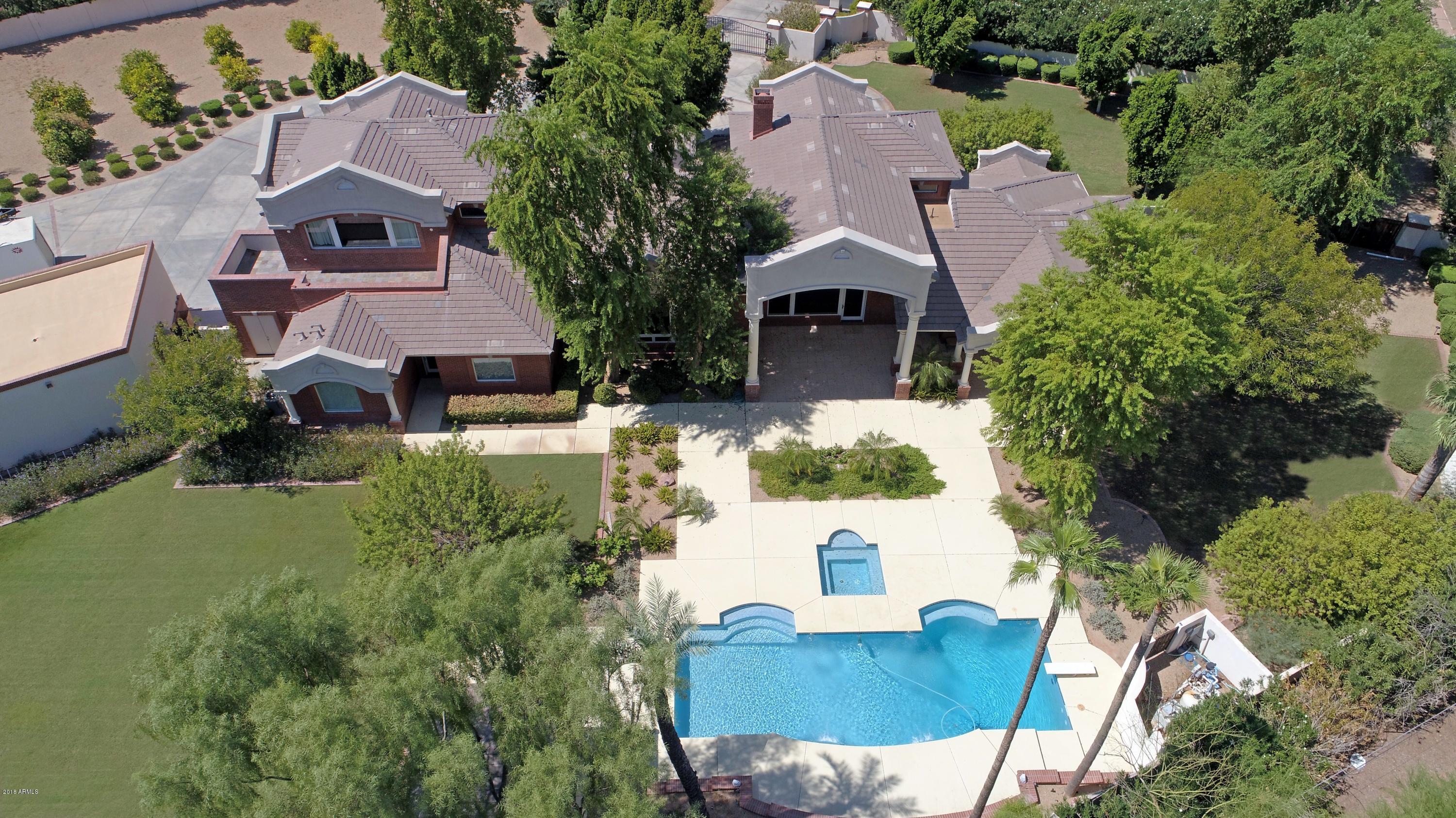 5015 North Camelhead Road Phoenix, AZ 85018 - Photo 1 of 32 #10