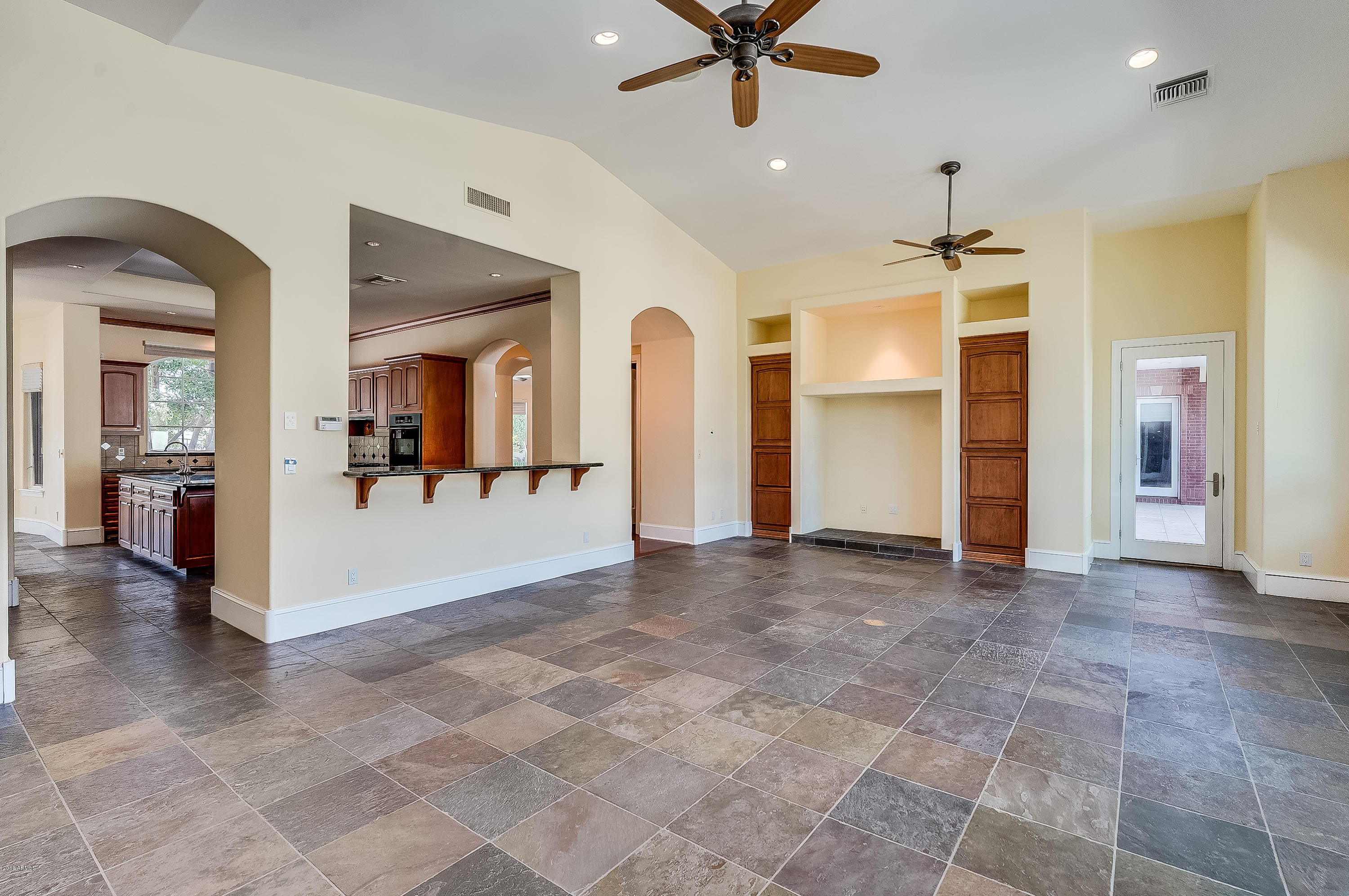5015 North Camelhead Road Phoenix, AZ 85018 - Photo 15 of 32 Camelhead-38