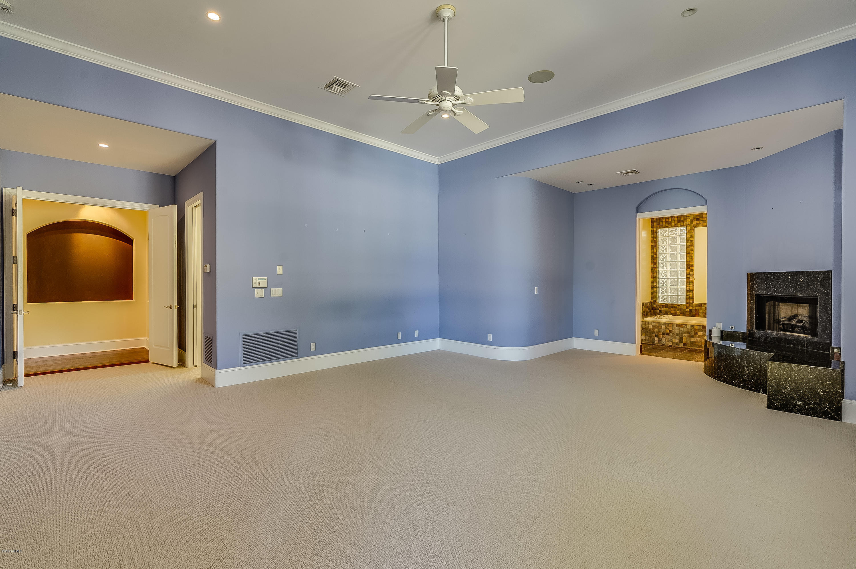 5015 North Camelhead Road Phoenix, AZ 85018 - Photo 21 of 32 Camelhead-57