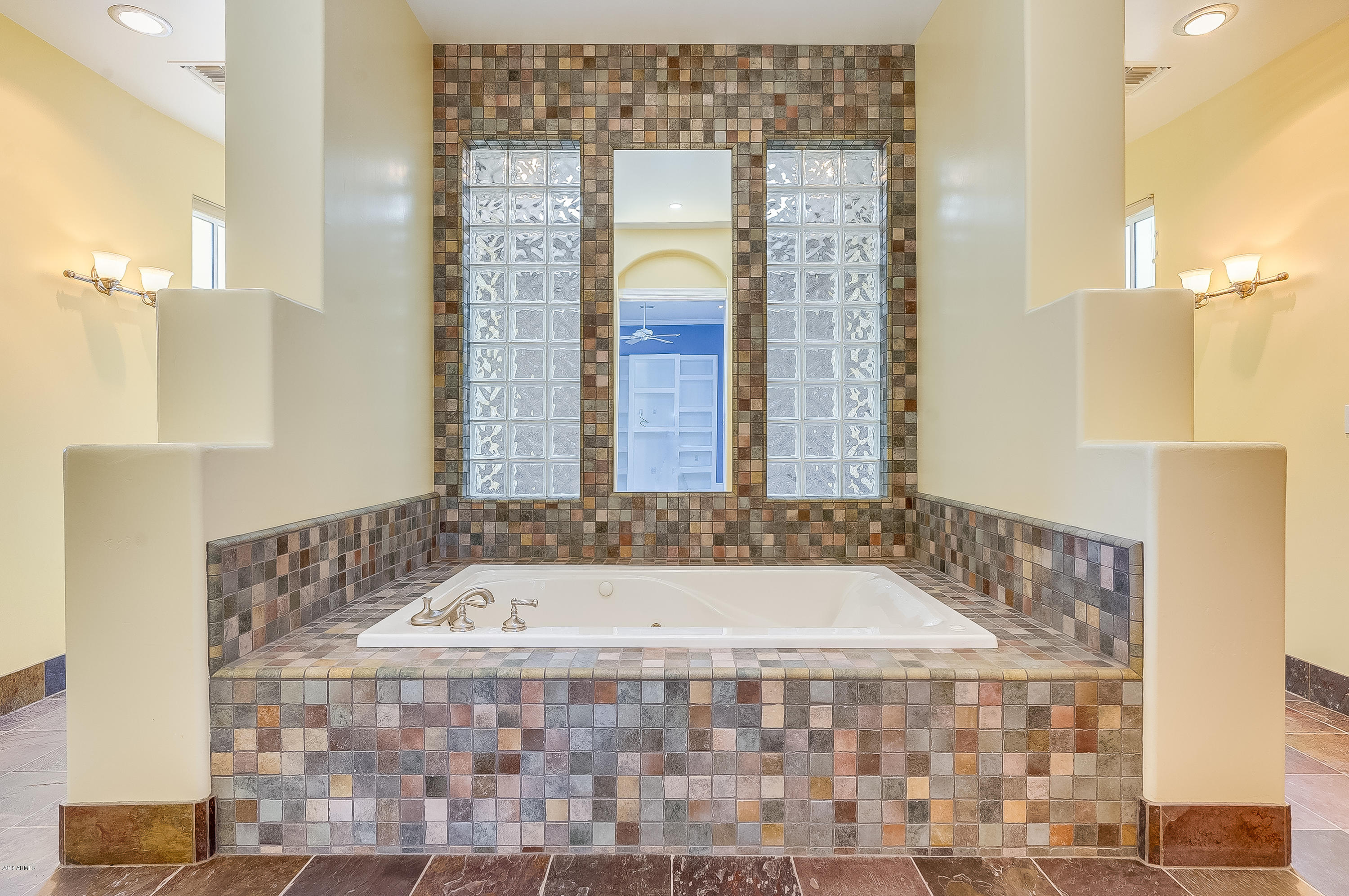5015 North Camelhead Road Phoenix, AZ 85018 - Photo 23 of 32 Camelhead-62