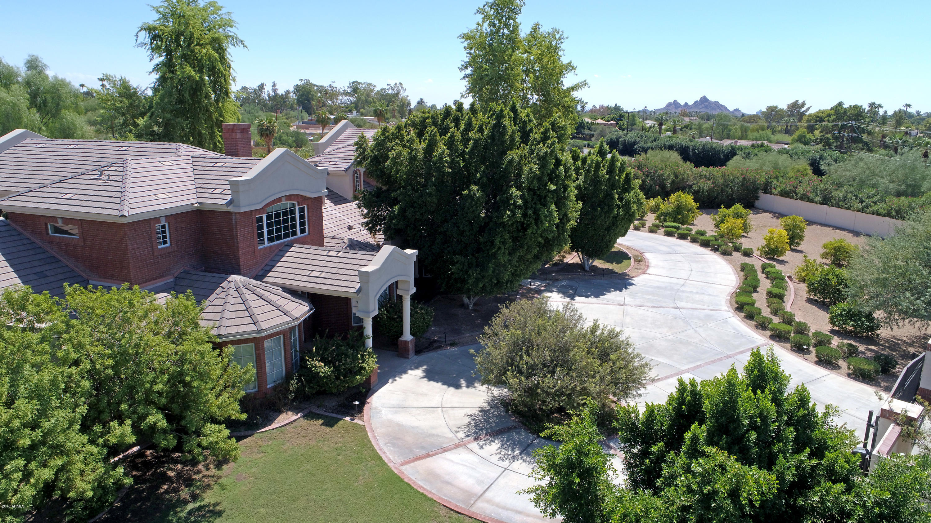 5015 North Camelhead Road Phoenix, AZ 85018 - Photo 4 of 32 #8