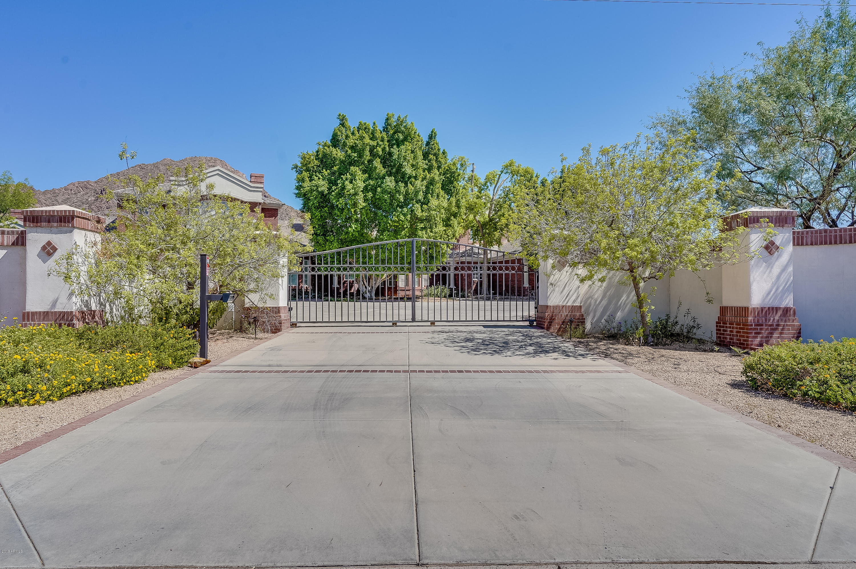 5015 North Camelhead Road Phoenix, AZ 85018 - Photo 6 of 32 Camelhead-2