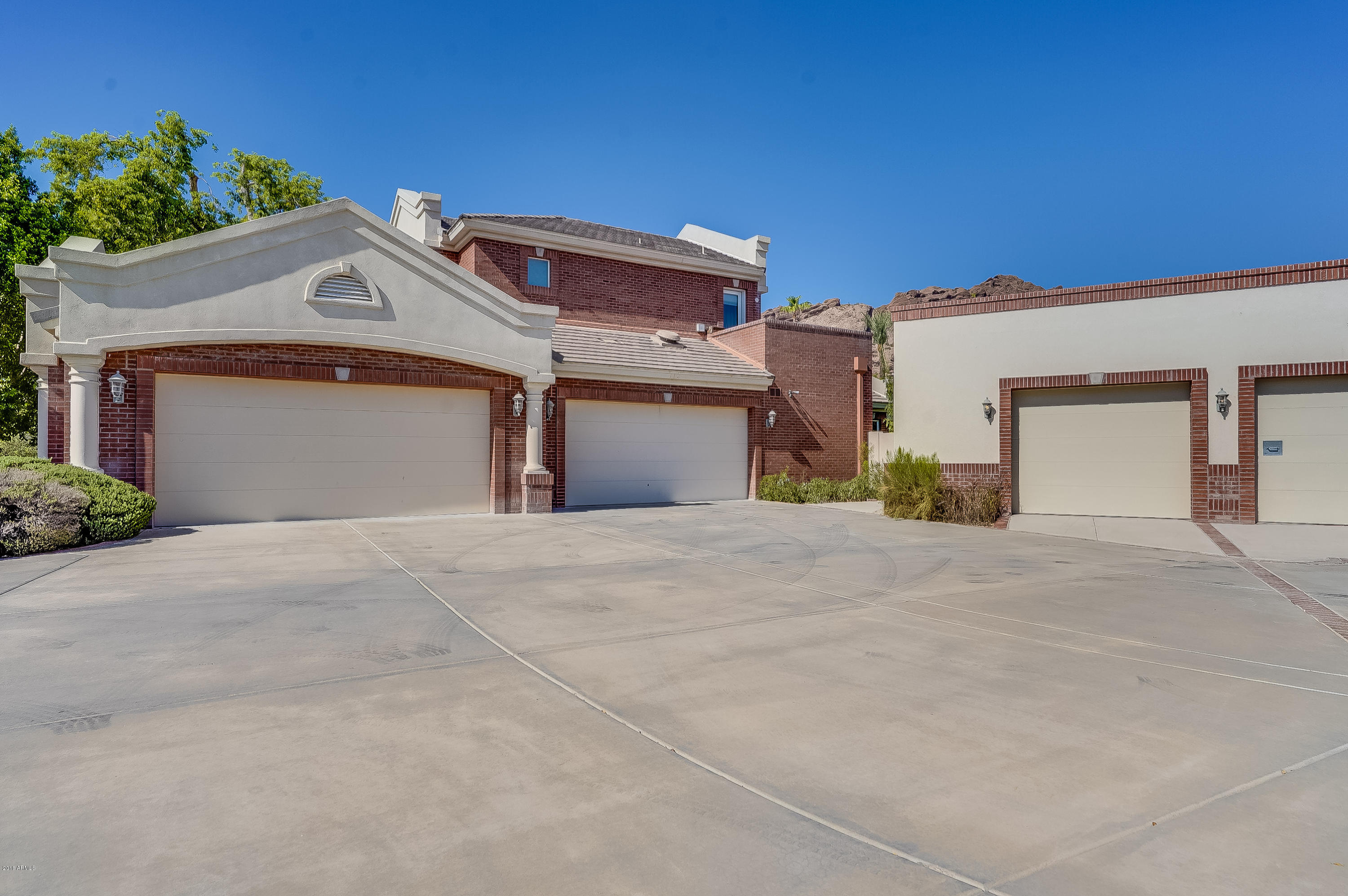 5015 North Camelhead Road Phoenix, AZ 85018 - Photo 7 of 32 Camelhead-11