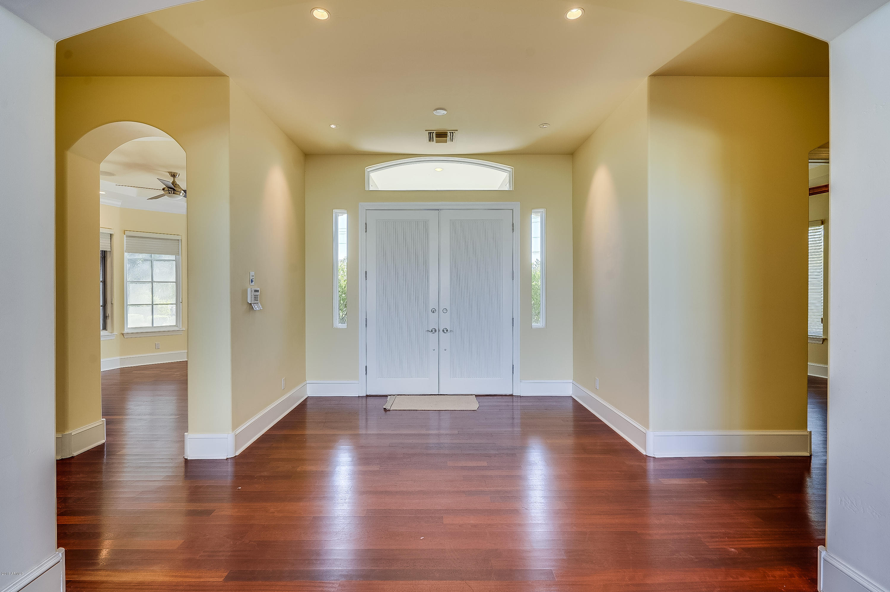 5015 North Camelhead Road Phoenix, AZ 85018 - Photo 8 of 32 Camelhead-15
