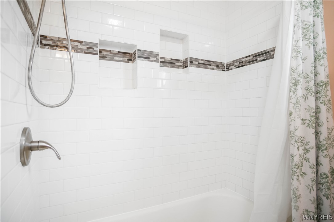 400 Lafayette Road Irondequoit, NY 14609 - Photo 16 of 26