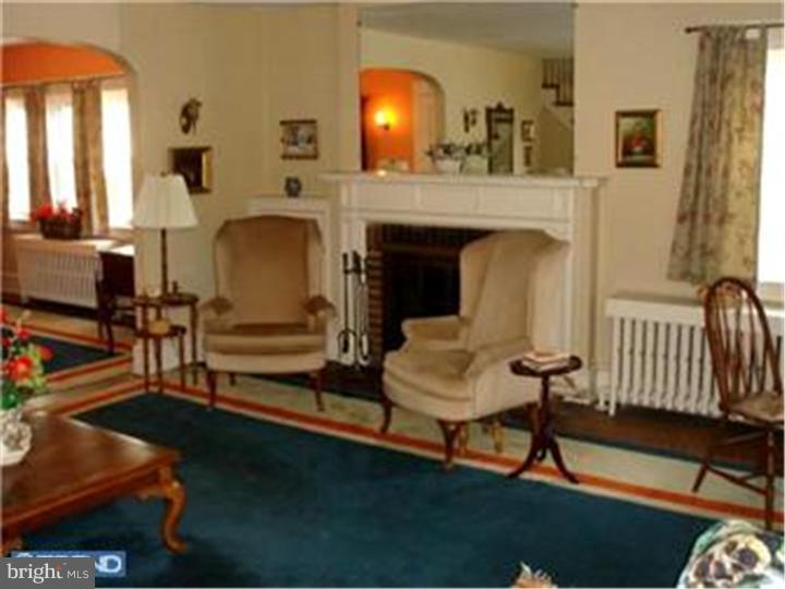 25 Mansfield Road Lansdowne, PA 19050 - Photo 3 of 20