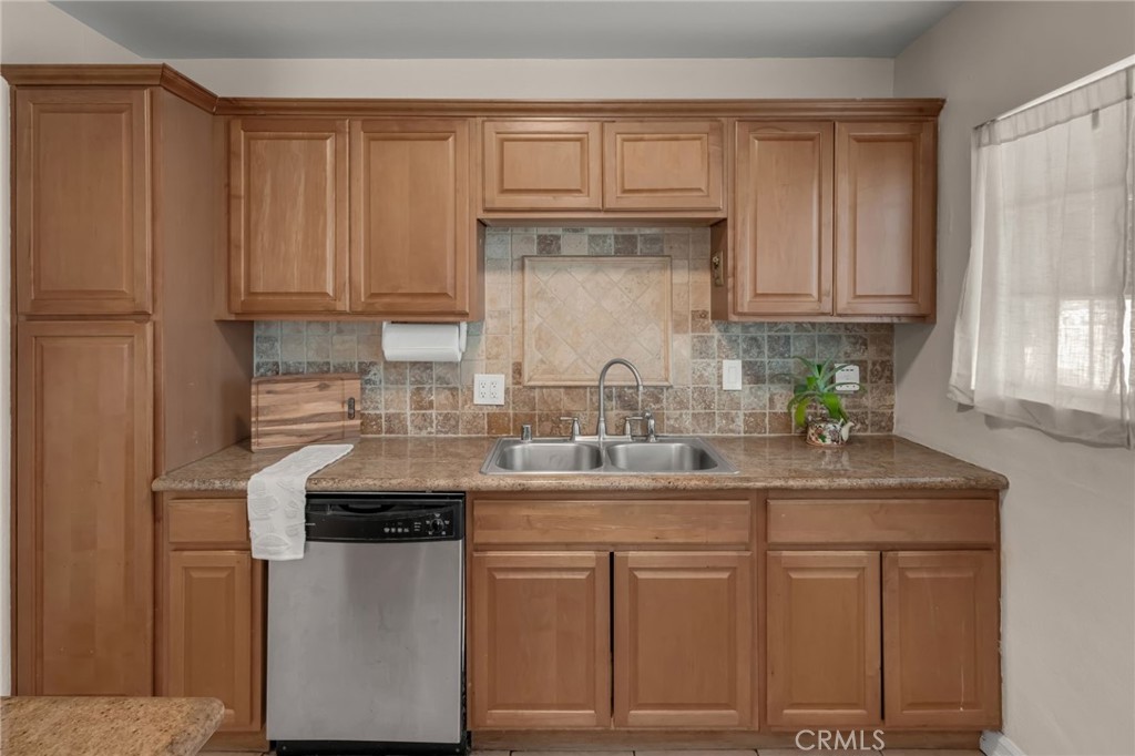 12042 Springview Drive La Mirada, CA 90638 - Photo 12 of 26