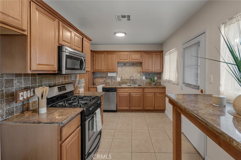 12042 Springview Drive La Mirada, CA 90638 - Photo 9 of 26