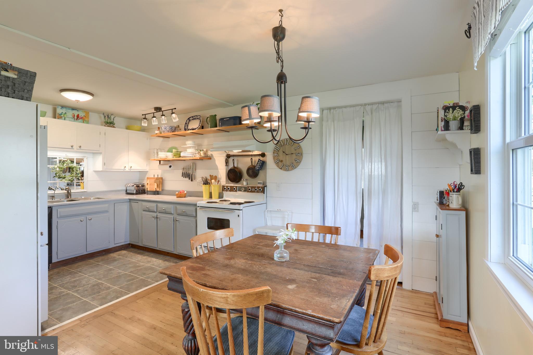 912 Wilhelm Road Harrisburg, PA 17111 - Photo 8 of 32 Gallery Image 8