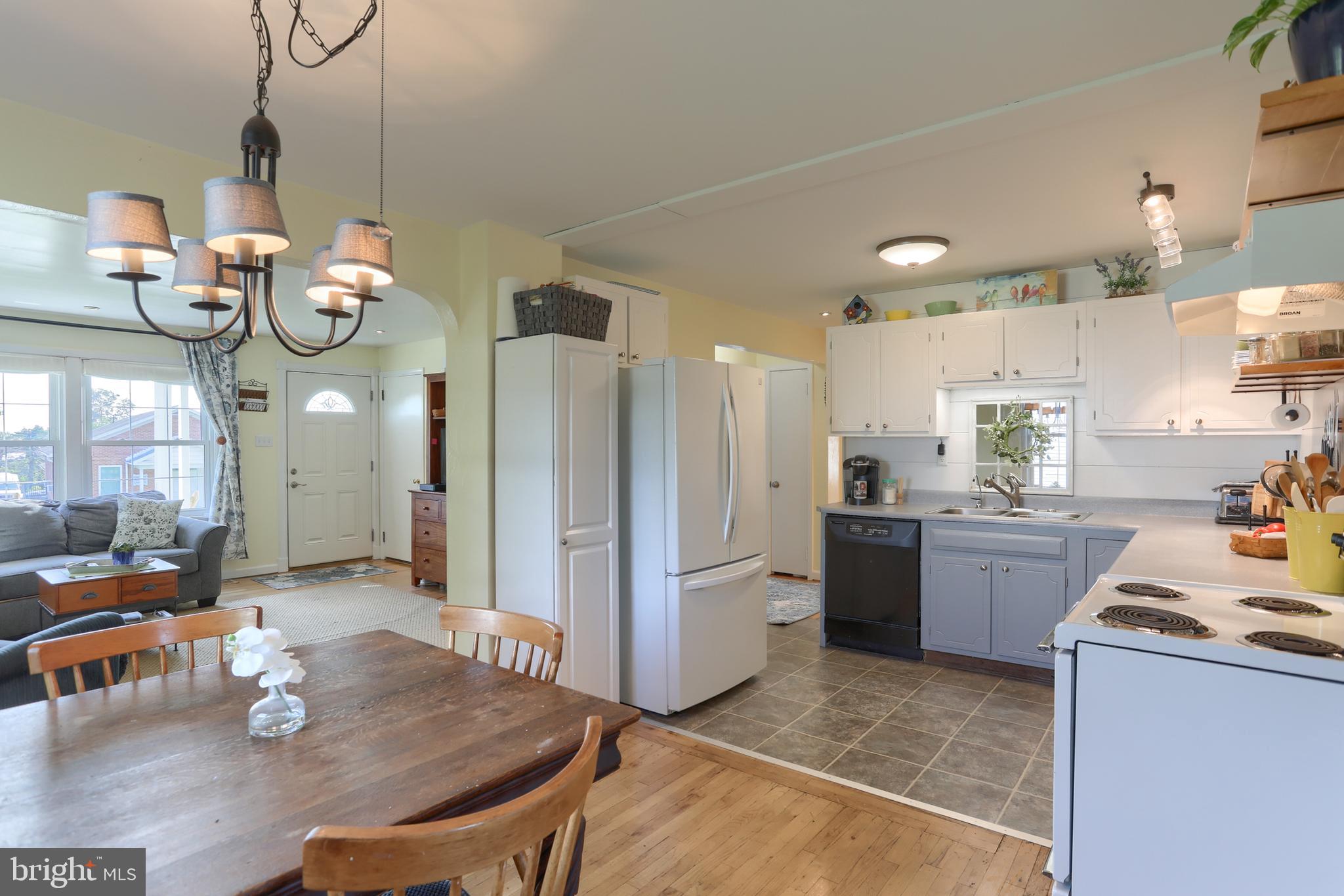 912 Wilhelm Road Harrisburg, PA 17111 - Photo 9 of 32 Gallery Image 9