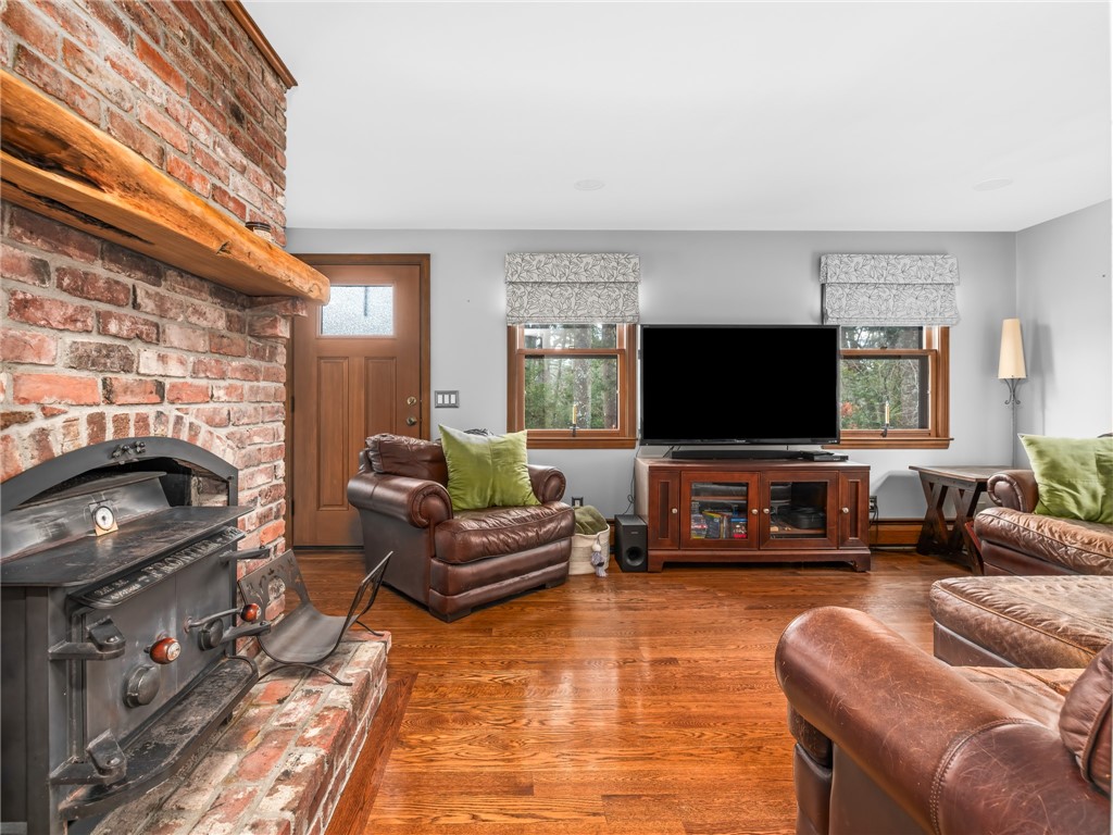 536 Douglas Hook Road Glocester, RI 02814 - Photo 5 of 42 Front entry into living room