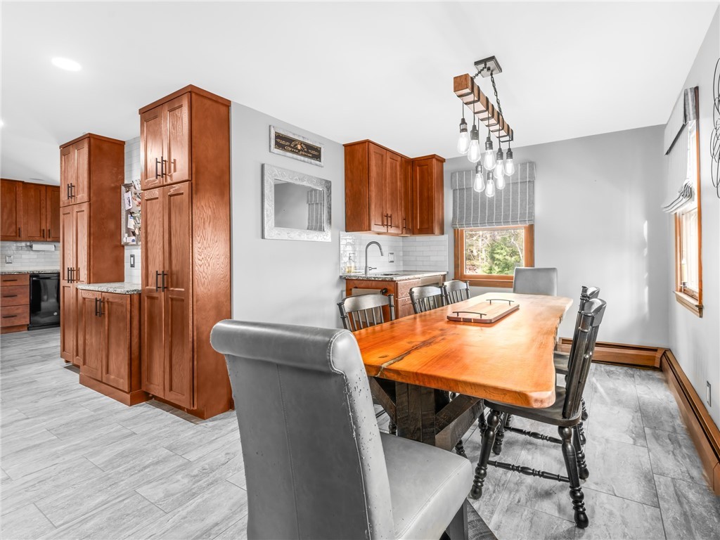 536 Douglas Hook Road Glocester, RI 02814 - Photo 8 of 42 Dining area