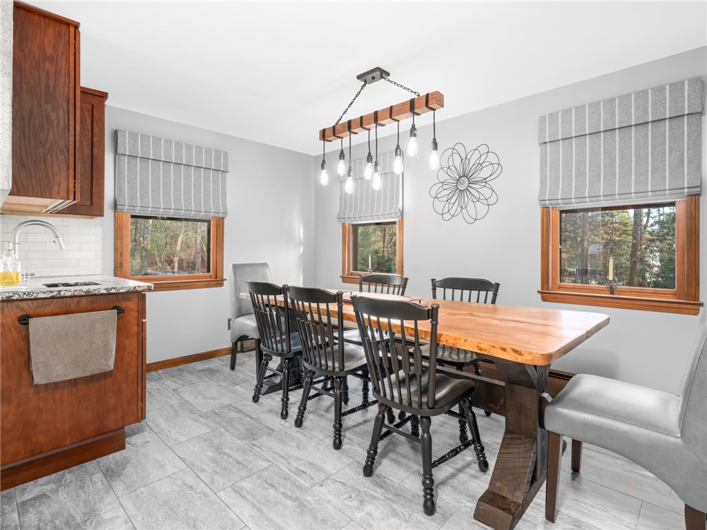 536 Douglas Hook Road Glocester, RI 02814 - Photo 9 of 42 Dining area