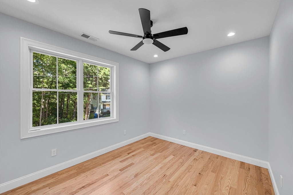 55 Woodrow Street Springfield, MA 01119 - Photo 20 of 37