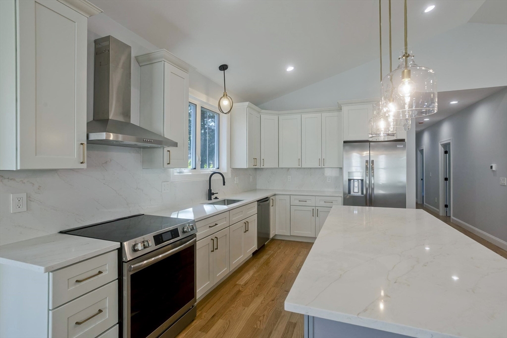 55 Woodrow Street Springfield, MA 01119 - Photo 8 of 37